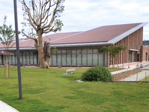 浜田市立中央図書館の外観