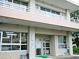 浜田市立金城図書館の外観