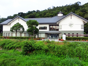 福山市沼隈図書館の外観