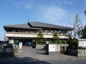 江南市立図書館の外観