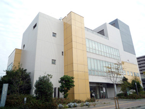 名古屋市中川図書館の外観