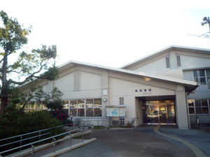 名古屋市楠図書館の外観