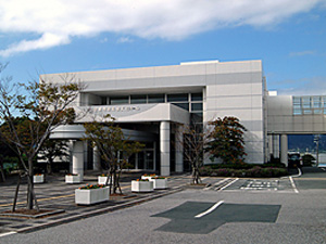 田原市赤羽根図書館の外観