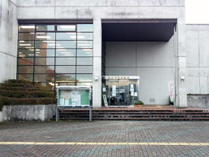 矢板市立図書館の外観