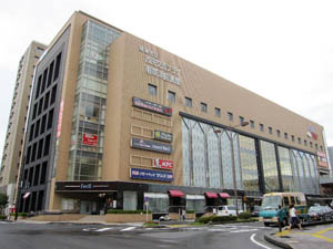 草津市立南草津図書館の外観