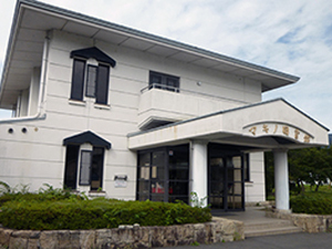 高島市立マキノ図書館の外観
