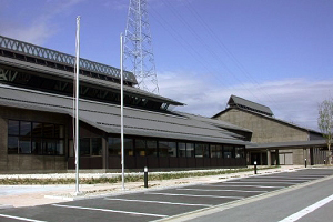 高島市立今津図書館の外観