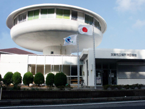 天草市立御所浦図書館の外観