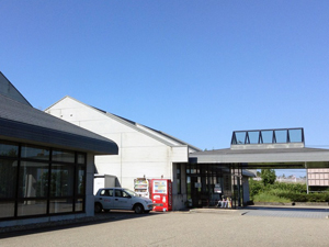 宝達志水町立押水図書館の外観