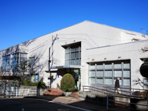 横浜市瀬谷図書館の外観