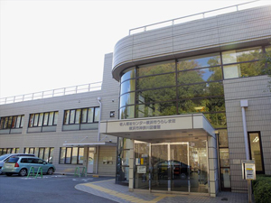 横浜市神奈川図書館の外観