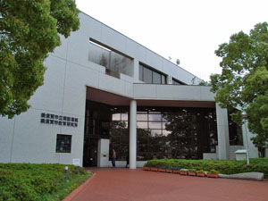 横須賀市立南図書館の外観