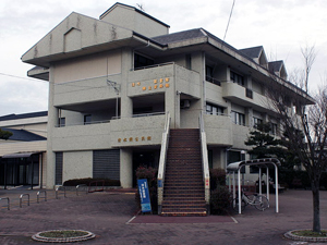 福井市立清水図書館の外観