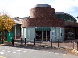 嘉麻市立山田図書館の外観