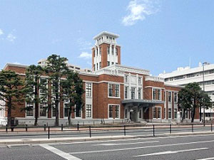 北九州市立戸畑図書館の外観