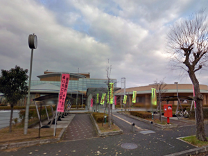 みやま市立まいピア高田図書館の外観