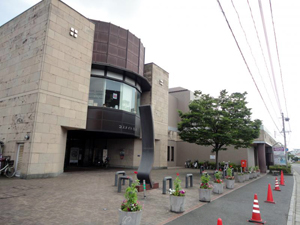 行橋市図書館の外観