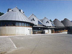 塙町立図書館の外観