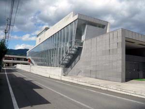 湯沢市立雄勝図書館の外観