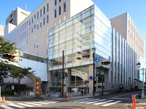 前橋こども図書館の外観