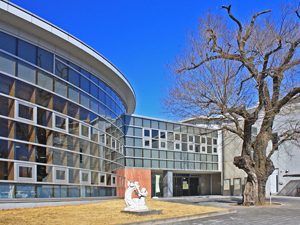 太田市立尾島図書館の外観