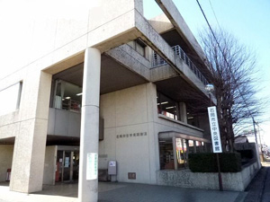 石岡市立中央図書館の外観