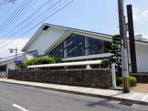 島原図書館の外観