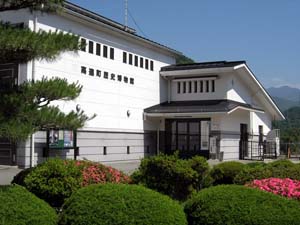 伊那市立高遠町図書館の外観