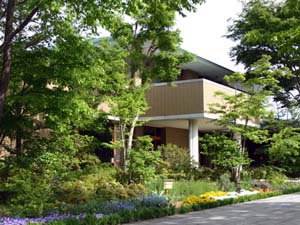 中野市立図書館の外観