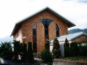 山ノ内町立蟻川図書館の外観