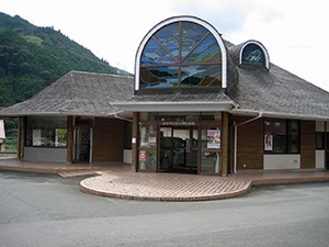 浜松市立佐久間図書館の外観