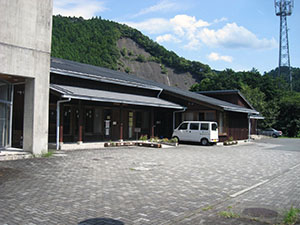 浜松市立春野図書館の外観