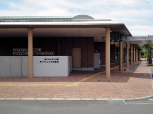 菊川市立小笠図書館の外観