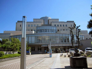 三島市立図書館の外観