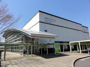 倉吉市立図書館の外観